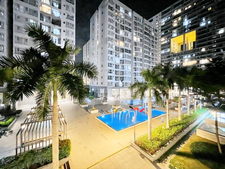 Apartment with pool & yard | Water view | Good for workation | Pets are welcome — photo 4