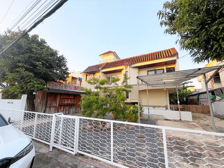 เฮือนสบาย in Chiang Mai