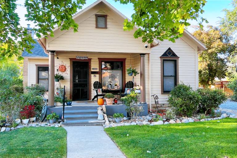 Lovely Montrose Home w/ Yard: Walk to Dtwn & Park! — photo 3