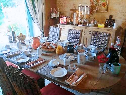 Authentique Chambres avec Tables d'hotes et Gite Rural de Ferme de la Fontenille — photo 5