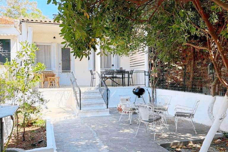 House Thasos