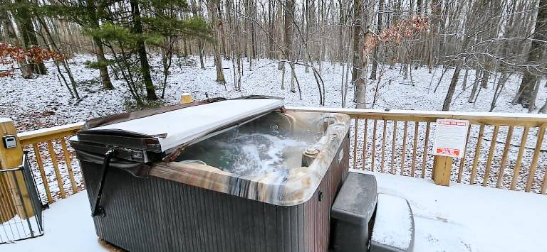 House with grill & hot tub — photo 3