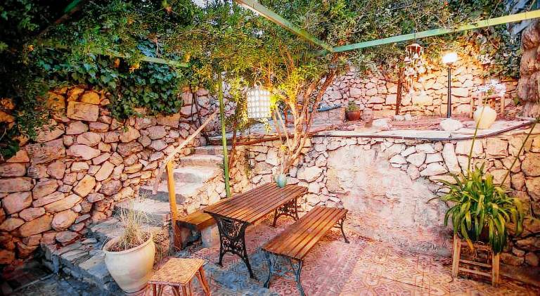 Rental apartment with yard & terrace — photo 5