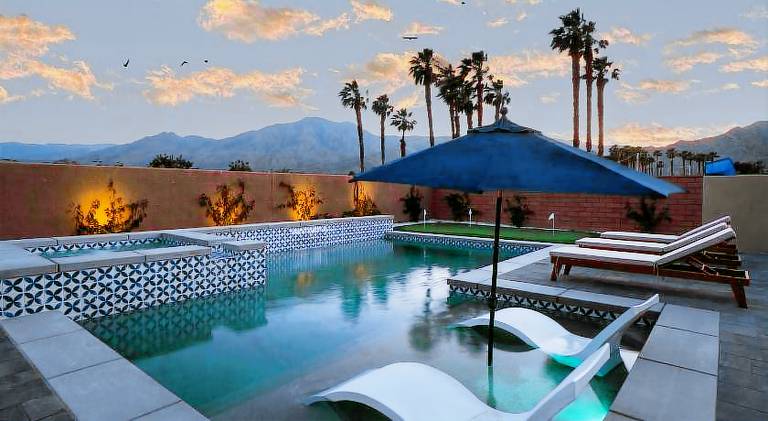 House with barbecue, patio & private pool in Riverside, CA