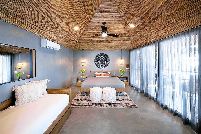 Resort West Bay