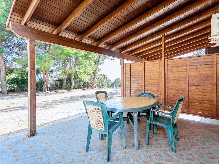 Beautiful rental apartment with patio & barbecue | Pet-friendly — photo 2
