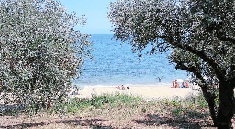 Rental apartment with yard, BBQ & terrace | Close to the beach | Pet-friendly in Kavala
