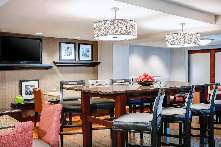 Hampton Inn Dubuque — photo 2