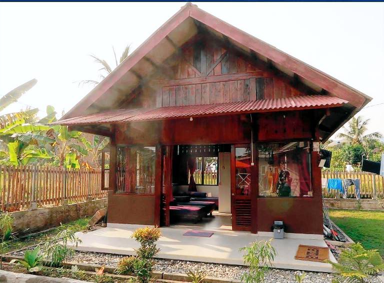 Arya Surf Camp