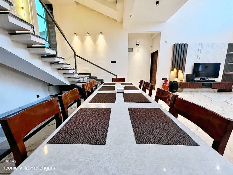 Villa with terrace, pool & yard | Pets allowed — photo 5