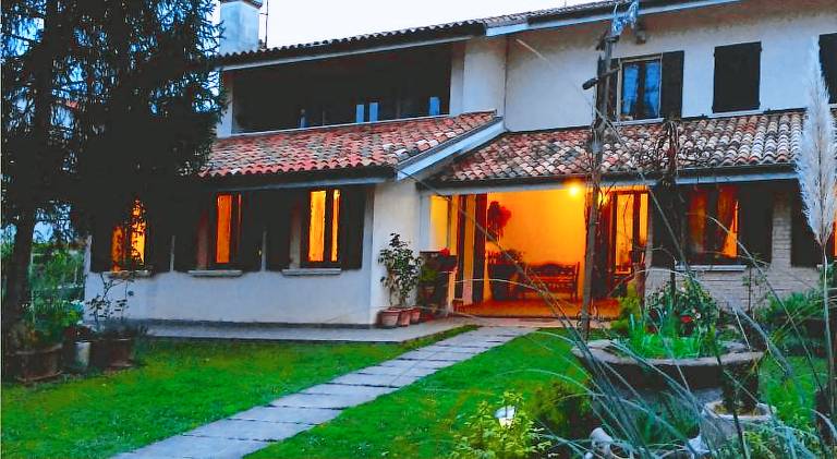 House with yard, terrace & barbeque — photo 5