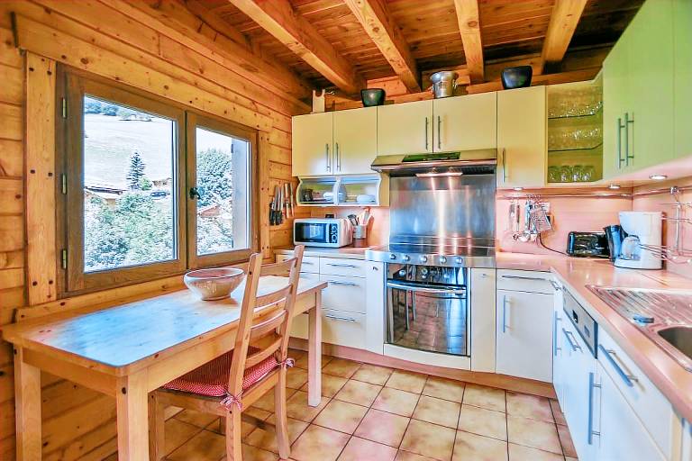 Family-oriented chalet with garden & BBQ | Mountain view | Next to the ski | Pets are welcome — photo 2