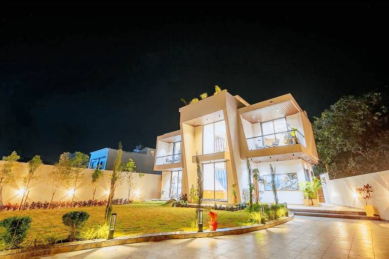 5BHK Villa Pvt Pool Pvt Chef Dancenter