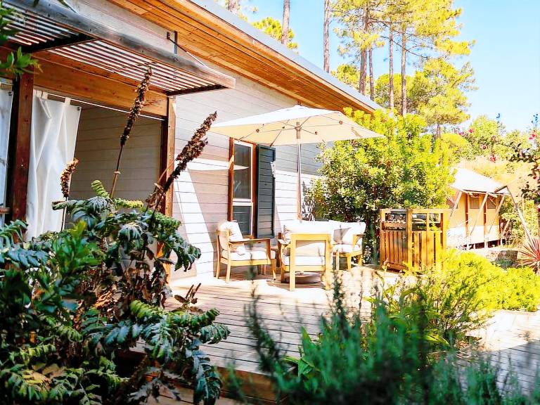 Children-friendly chalet with patio, BBQ & heated pool | Beach nearby | Pets are welcome — photo 3