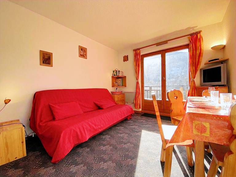 Cozy Studio with Mountain View, Near Ski Lifts, Sleeps 4 — photo 2