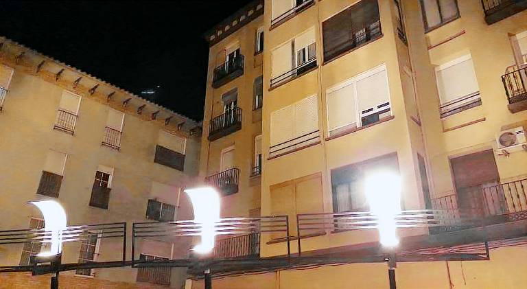 Apartment | Next to Cathedral-Basilica of Our Lady of the Pillar | Pets allowed — photo 4