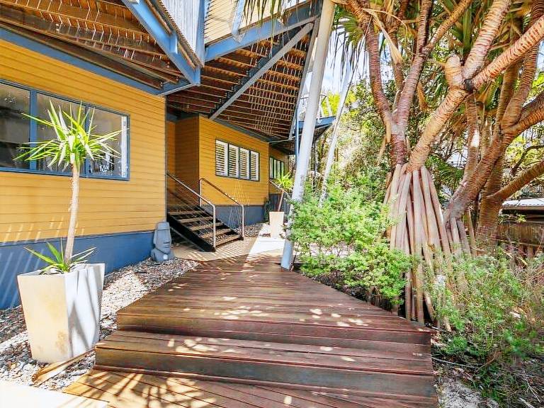 Apartment Point Lookout