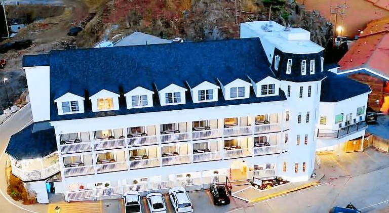 Roosevelt Inn Mount Rushmore in Keystone, SD