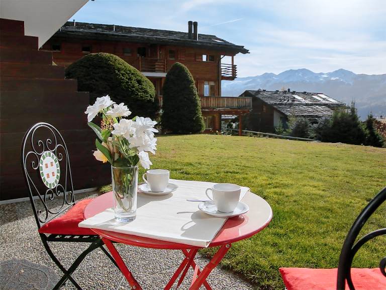 Wonderful rental apartment with terrace & yard | Mountain view | Ski nearby | Pet-friendly — photo 4