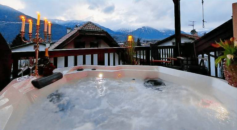 Fully equipped beautiful holiday apartment with jacuzzi & terrace | Pets allowed — photo 2