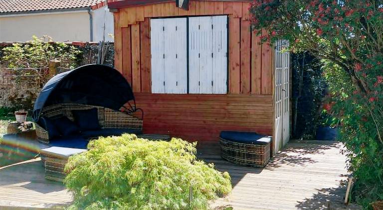 Holiday apartment with terrace, yard & grill — photo 4