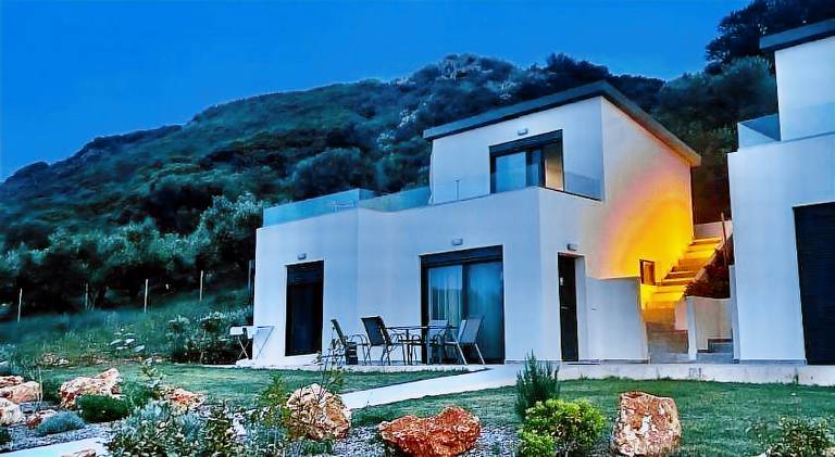 Villa with private pool, yard & patio — photo 5