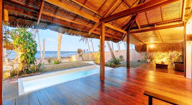 3BR Beachfront Villa, Pool, Garden, Surf Spot — photo 3