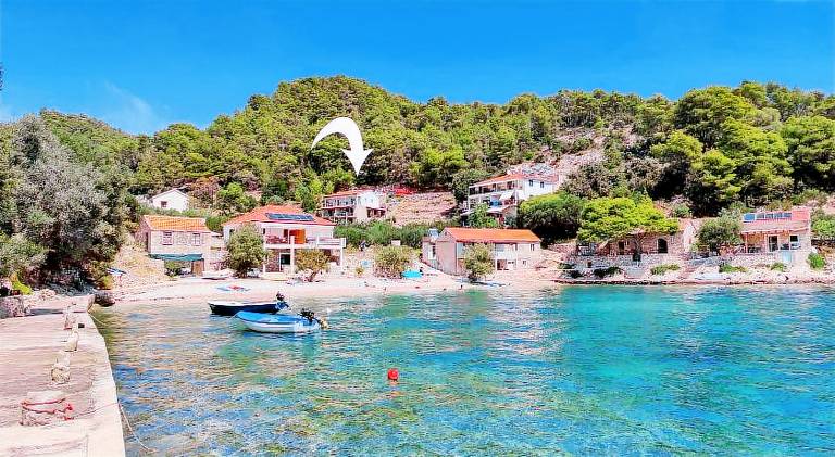 Wonderful holiday apartment with terrace | Dogs allowed in Jelsa