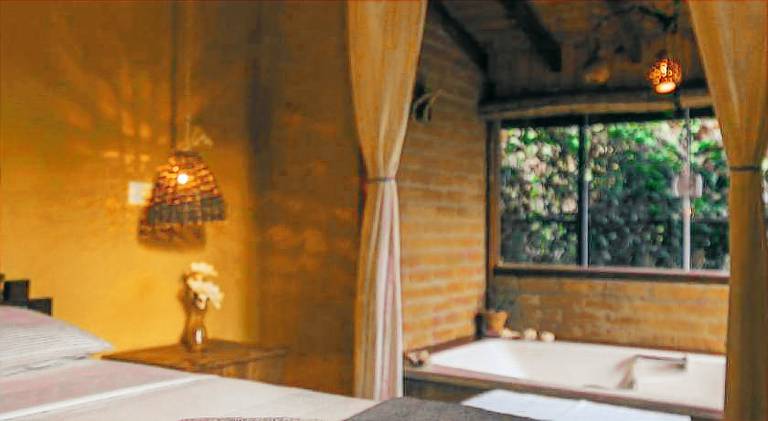Vacation home with jacuzzi — photo 2