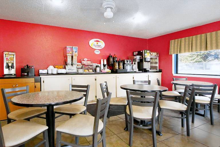 Super 8 By Wyndham Florence — photo 3