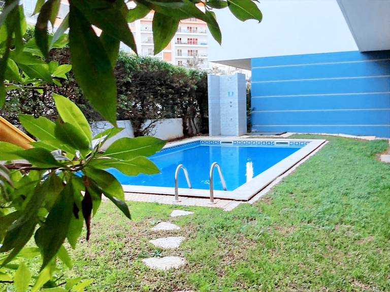 Holiday apartment with pool & garden — photo 4