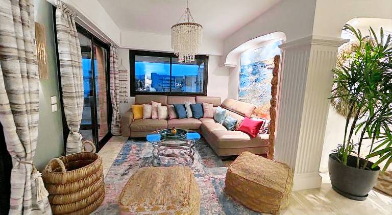 Premium Sea Front Apartment in Le Lavandou