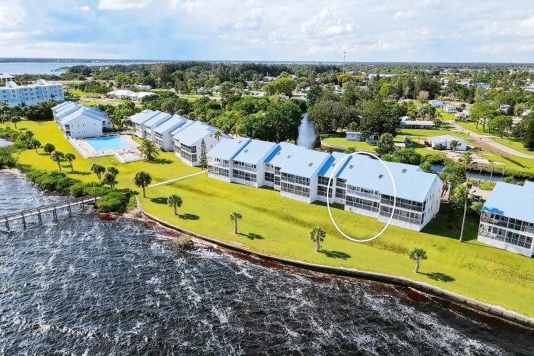 Myakka River 2/2 Private Waterfront Condo with Loft — photo 5
