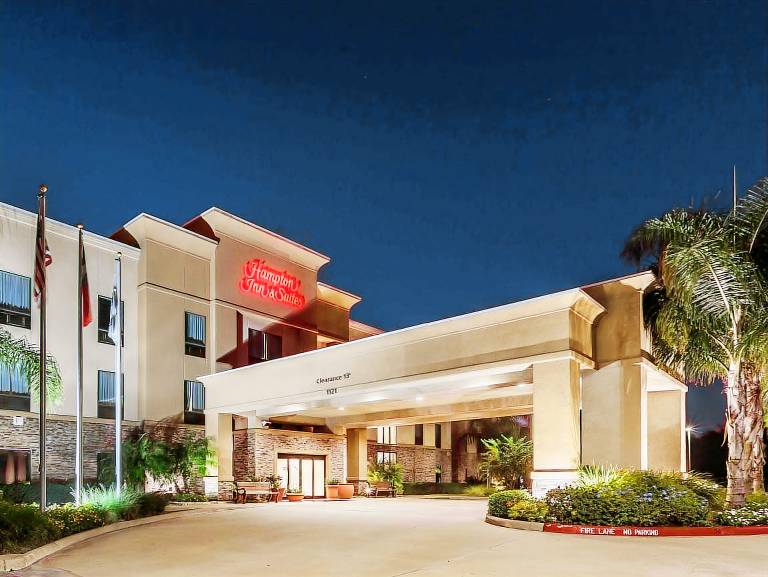 Hampton Inn & Suites Lake Jackson-Clute — photo 2