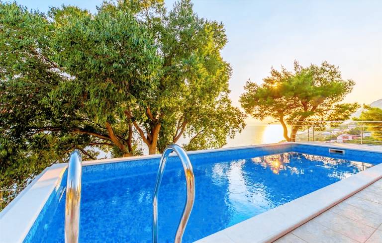 House with patio, barbeque & garden | Panoramic view in Brela