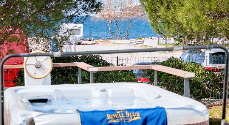 Lovely vacation home with pool & hot tub | Close to the beach | Dogs allowed — photo 5