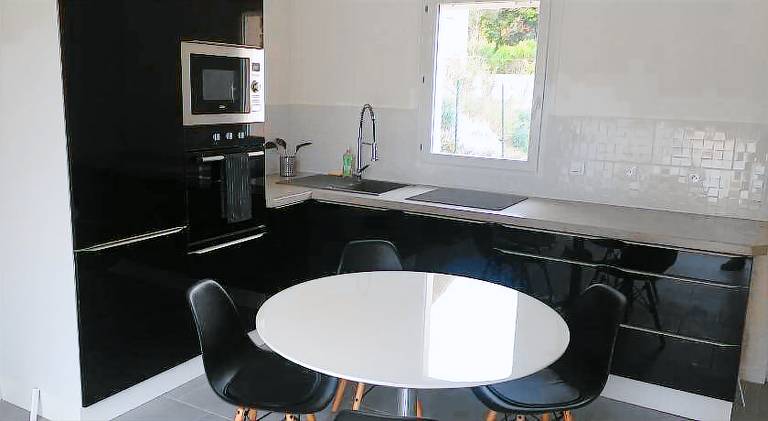 House with pool, BBQ & garden in Marseille