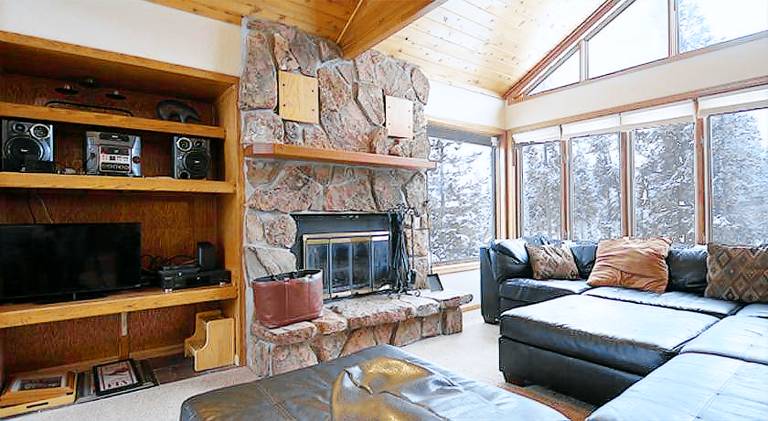 Vacation home with hot tub — photo 2