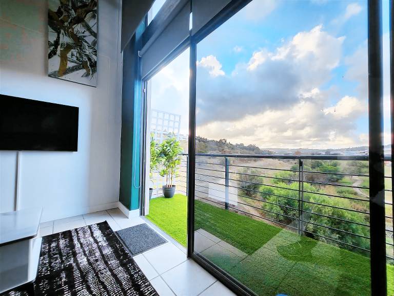 Luxuri&ouml;se Green Riverside Loft Wohnung