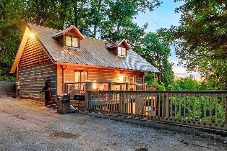 Family-oriented cabin with pool, terrace & barbeque | Mountain view | Dogs allowed — photo 4