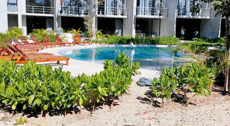 Beautiful apartment with pool & hot tub | Pet-friendly — photo 3