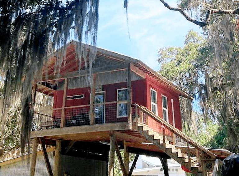 House  Midway