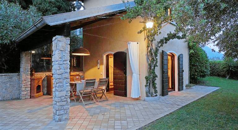 Villa with 1 room for 4 persons — photo 5