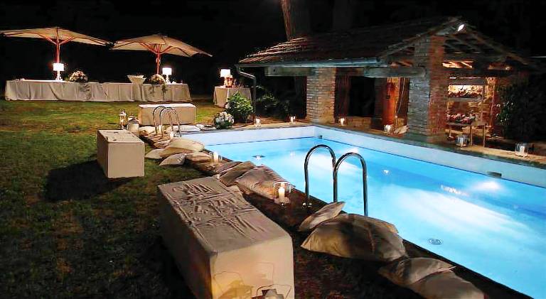 Farm with jacuzzi, yard & BBQ — photo 4