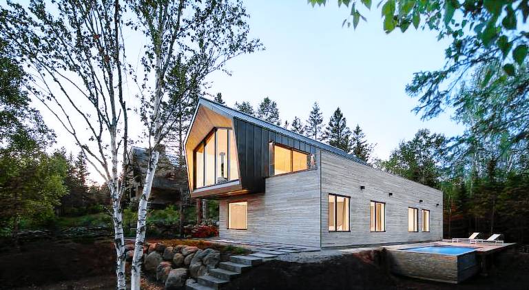 Pleasant chalet with sauna, hot tub & pool | Pet-friendly in La Malbaie, QC