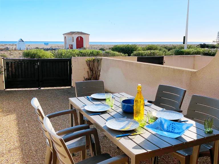 Villa with 1 room for 5 persons — photo 3