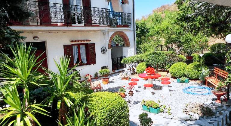 House with 2 rooms for 5 persons — photo 3