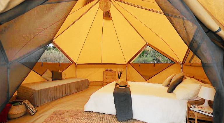 Tent with yard & patio — photo 3
