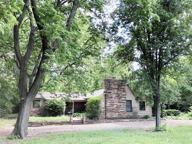 House Valley Center