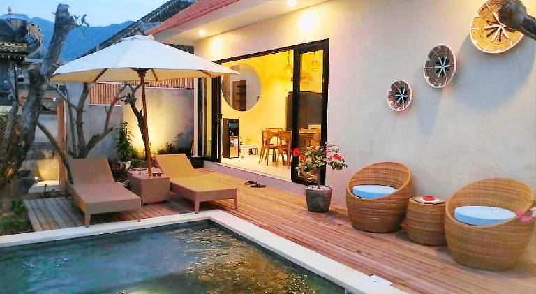 Villa with pool — photo 3